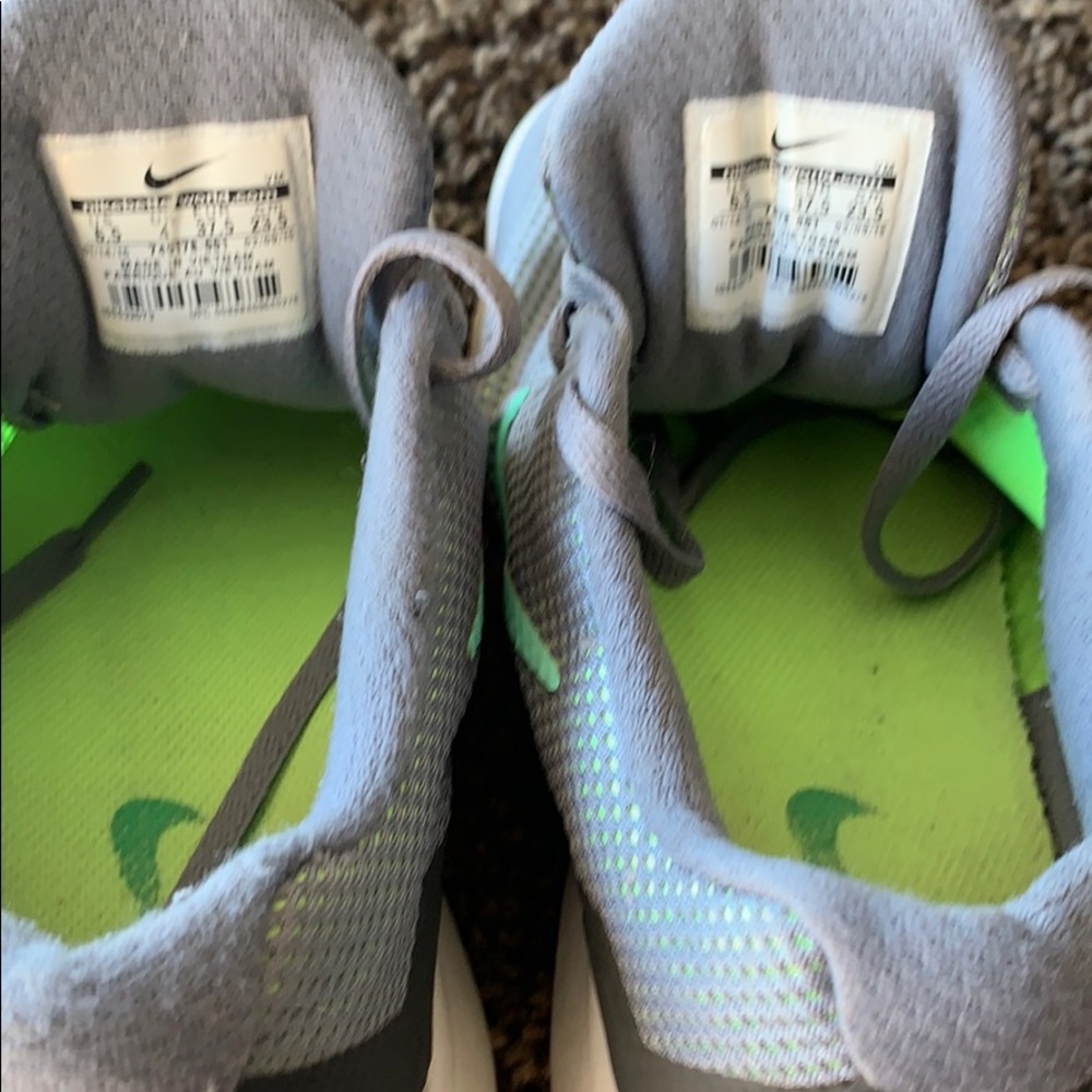 Nike’s - Picture 4 of 5